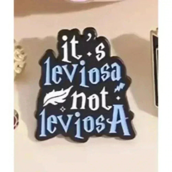 It's Leviosa, Not Leviosaa!' Enamel Pin – Iconic Harry Potter Quote Collectible - Picture 2 of 4